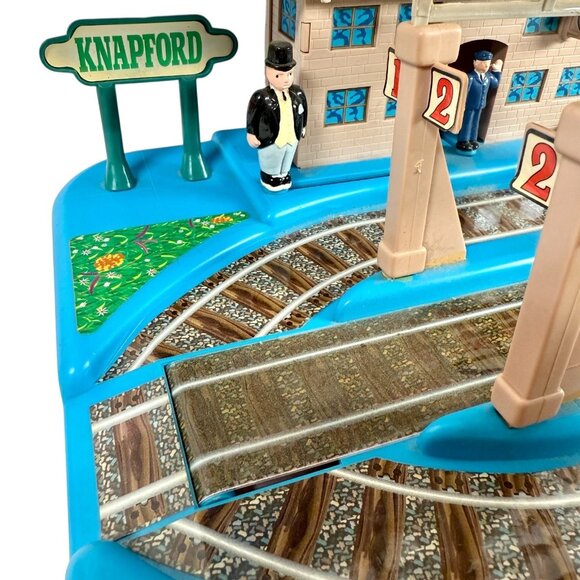 Thomas The Tank Engine & Friends Shining Time Station Knapford Station 8892 - Picture 5 of 16